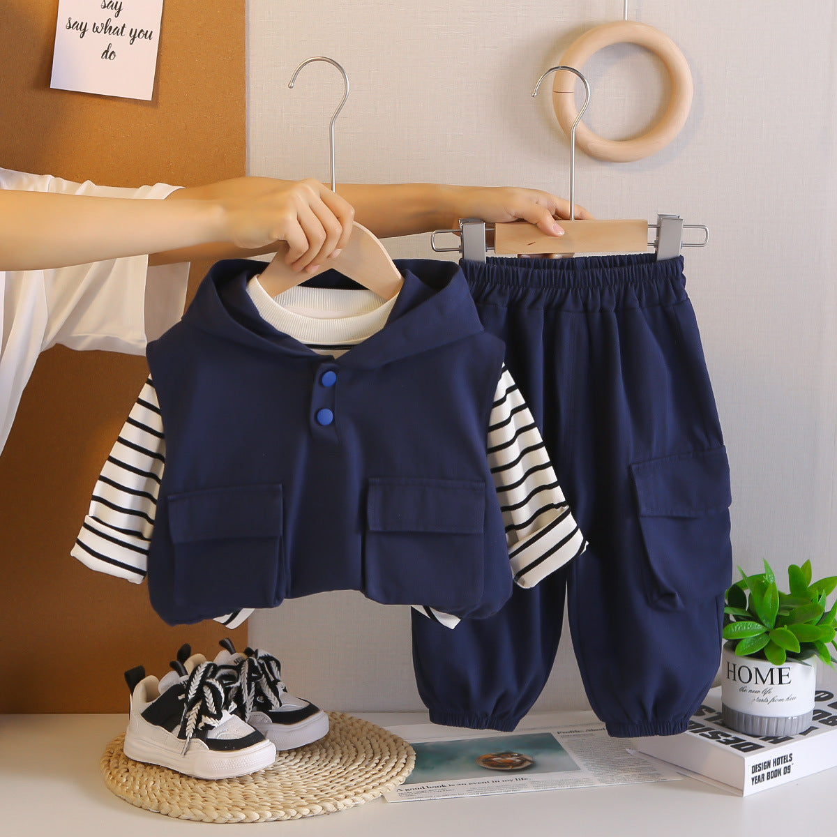 Handsome Boy Casual Spring And Autumn New Big Pocket Hoodie Vest Three-piece