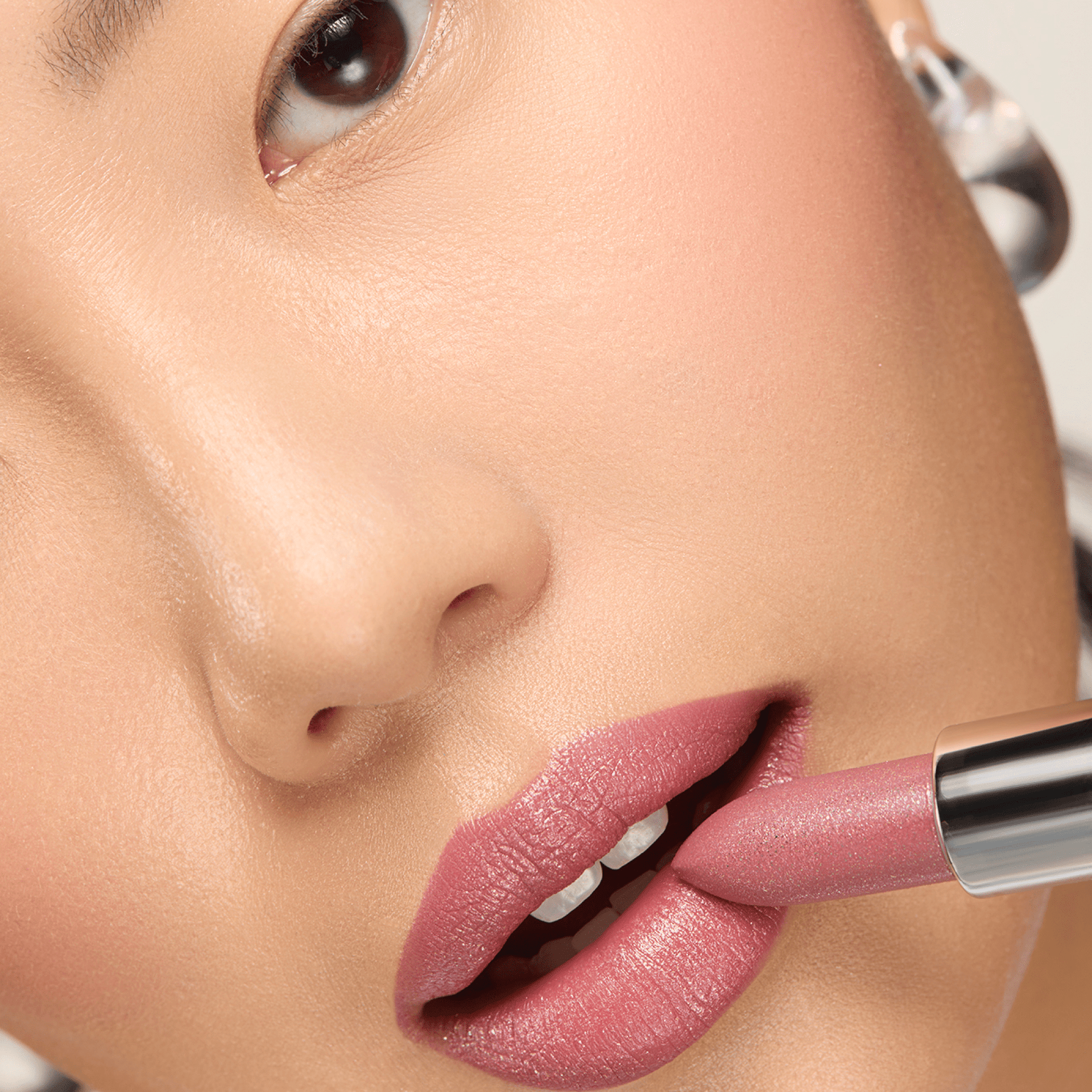 Swipe Right - Glitter Lipstick