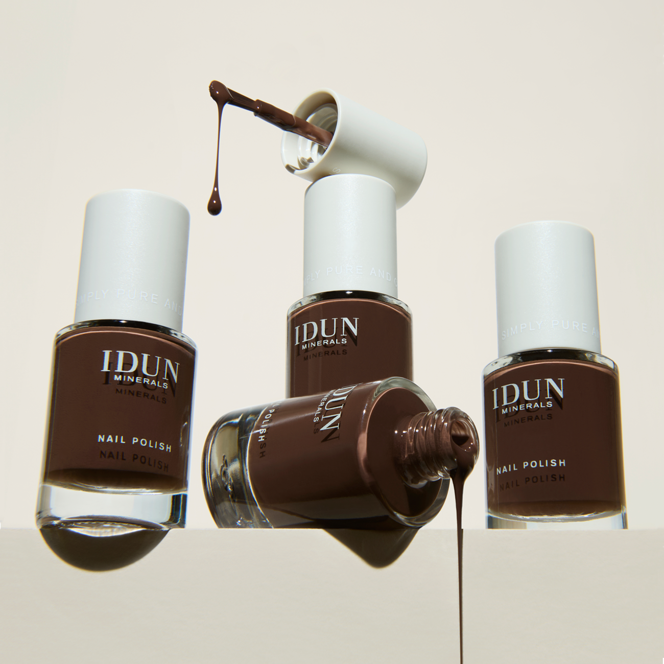 NAIL POLISH