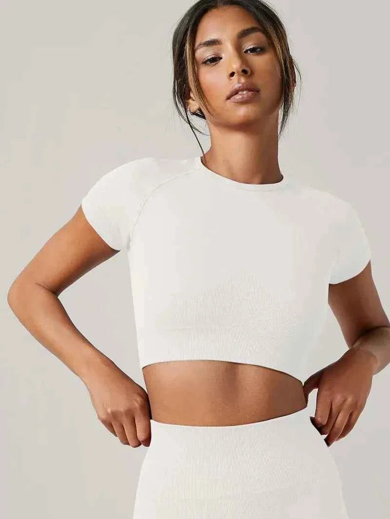 Elite Crop Top: Premium Black Activewear